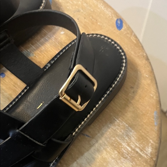 Like New Joie Lennox Black Strappy Sandals - Picture 4 of 6